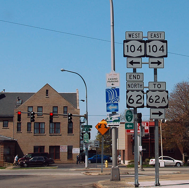 End of US-62 in Niagara Falls. The US-62A shield is an error: it was state route 62A until 2006, when it was re-designated to Business US-62. NY-104 (correctly signed) is former US-104.
