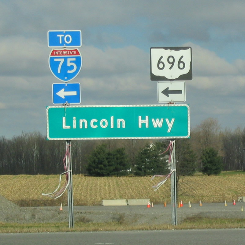 Interstate 75 trailblazer on U.S. 30 connection to Ohio 696.