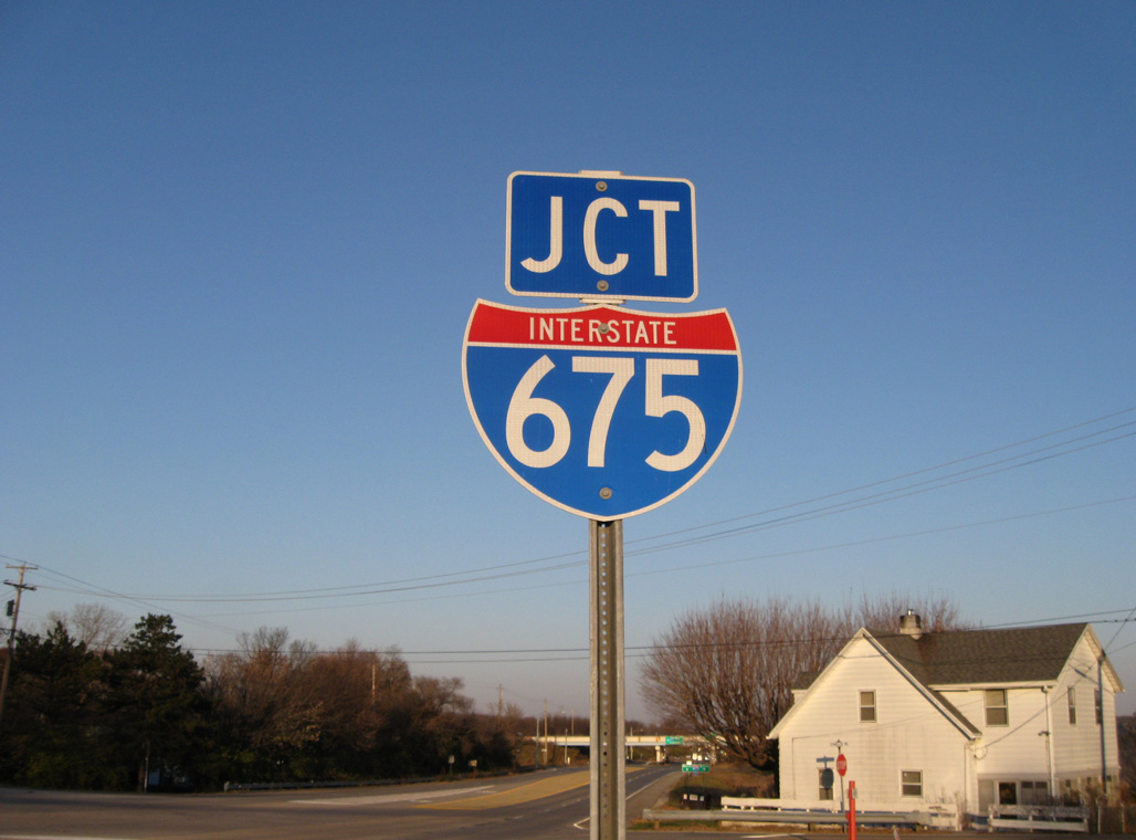 SR 444 (Broad Street) north ahead of Interstate 675.