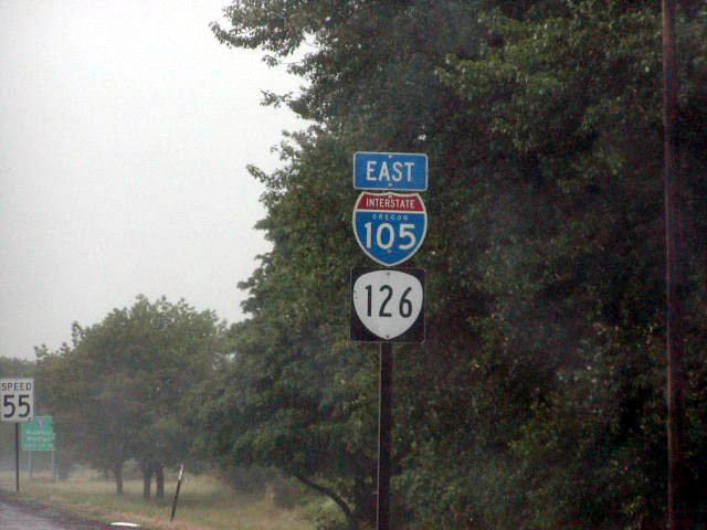 Eastbound Interstate 105/Oregon 126 in Eugene prior to Interstate 5 interchange; replaced with the shields depicted below.