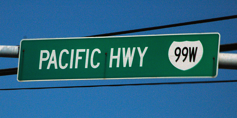 US-99W in an erroneous interstate shield.