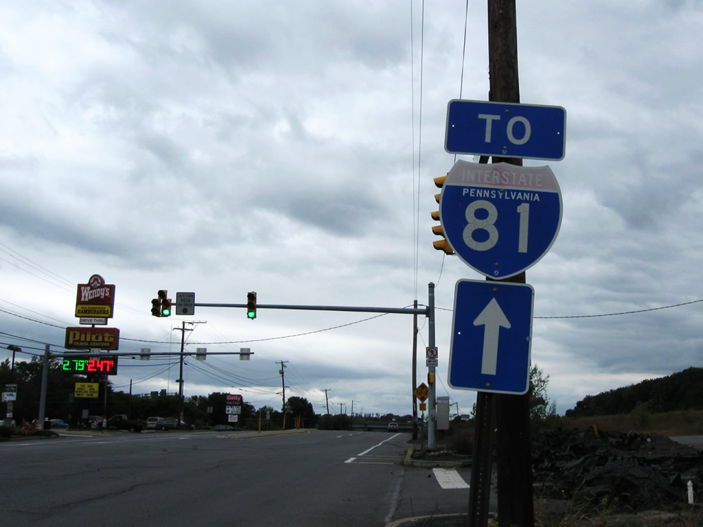 Trailblazer for Interstate 81 heading south along Pennsylvania 315 near Dupont.