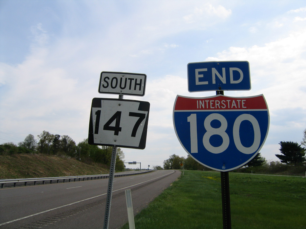 Eastbound end shield, posted at the transition to Pennsylvania 147 near Milton.