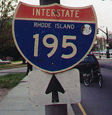Memorial Boulevard, at what is now the old 195 in downtown Providence. This was the last state-named shield for I-195 in Rhode Island.