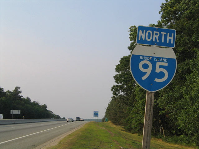 Northbound reassurance shield posted between Exits 3B and 4.
