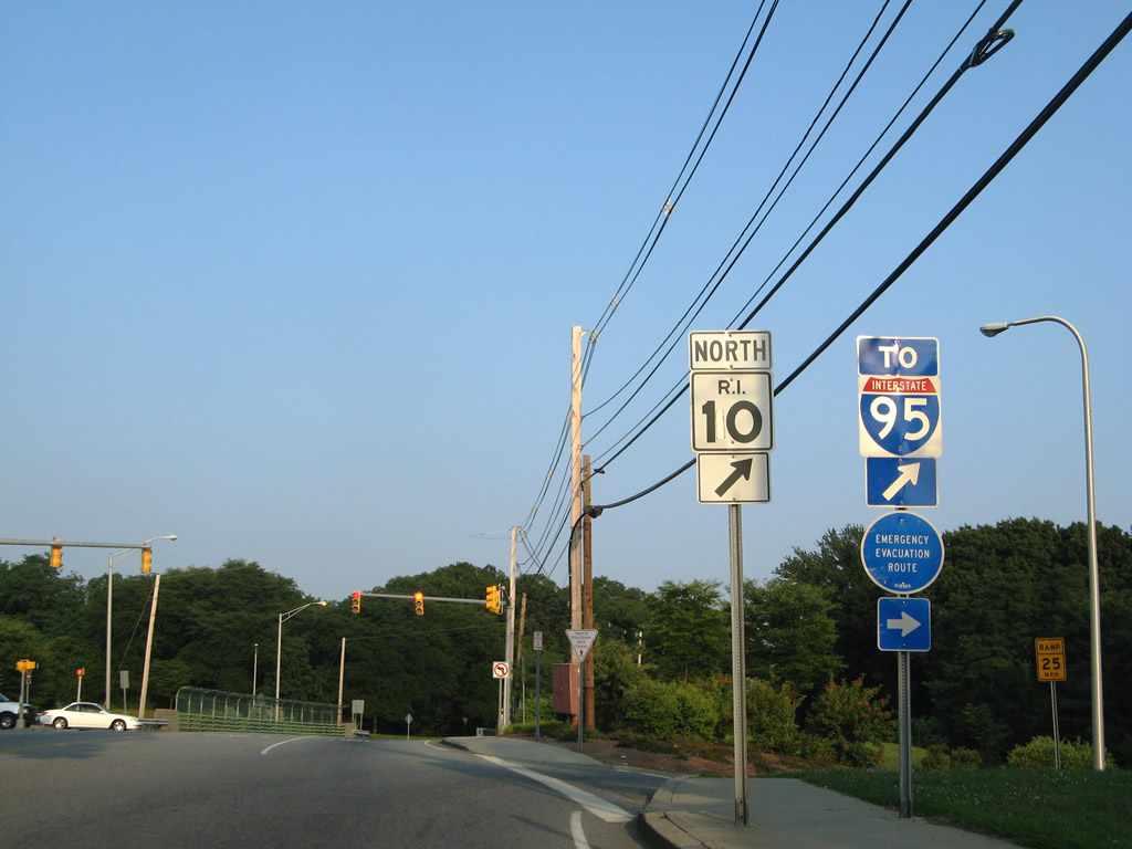 Rhode Island 12 eastbound at Rhode Island 10 northbound.