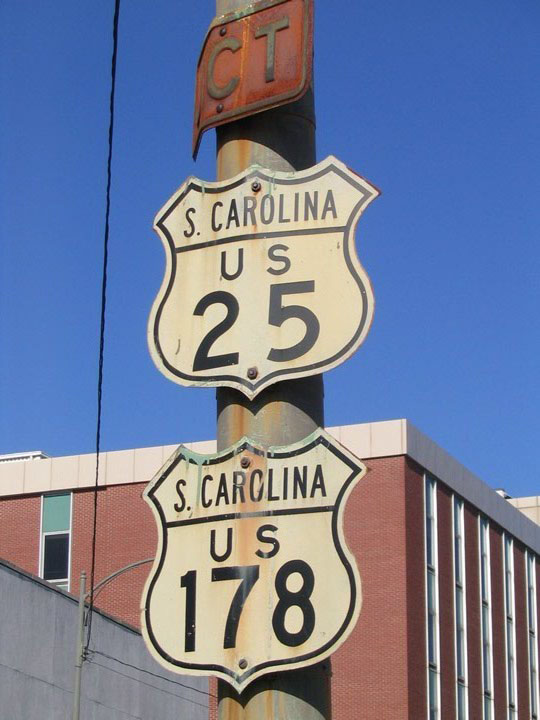 South Carolina 10 (Maxwell Avenue) eastbound approaching its end at junction U.S. 25 Business & 178 Business (Main Street) in downtown Greenwood. Pictured are vintage shields dating from the days when the U.S. 25 & 178 mainline passed through the heart of town. Now the tandem bypasses town in conjunction with U.S. 221 to the east.