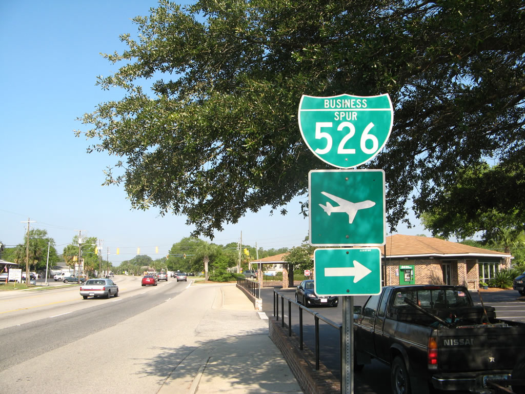 Southbound South Carolina 703 approaching Business Spur I-526 in Mount Pleasant.