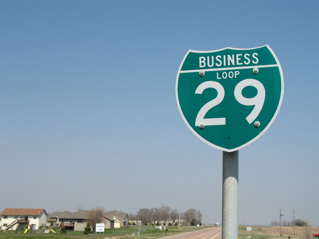 Northbound Business Loop I-29 reassurance shield in Elk Point after Exit 15.