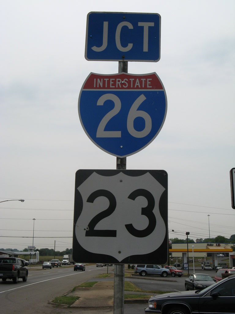 Southbound U.S. 11W approaching junction with Interstate 26 and U.S. 23 (Former Interstate 181) in Kingsport.