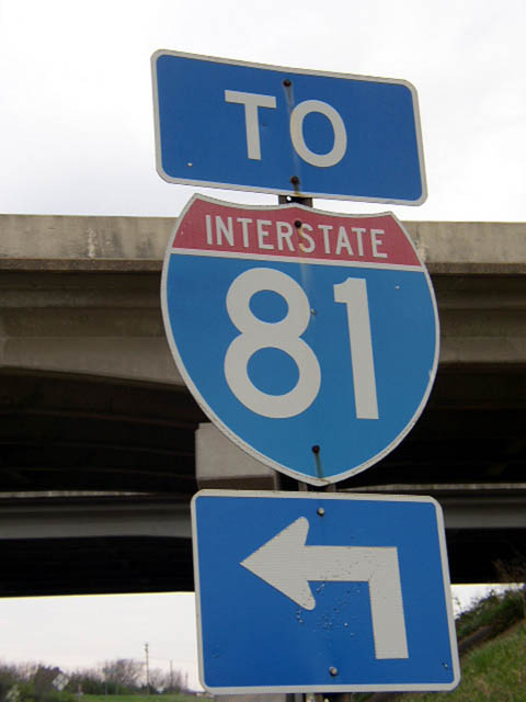 Tennessee Secondary 113 North (Interstate 40 Exit 424).