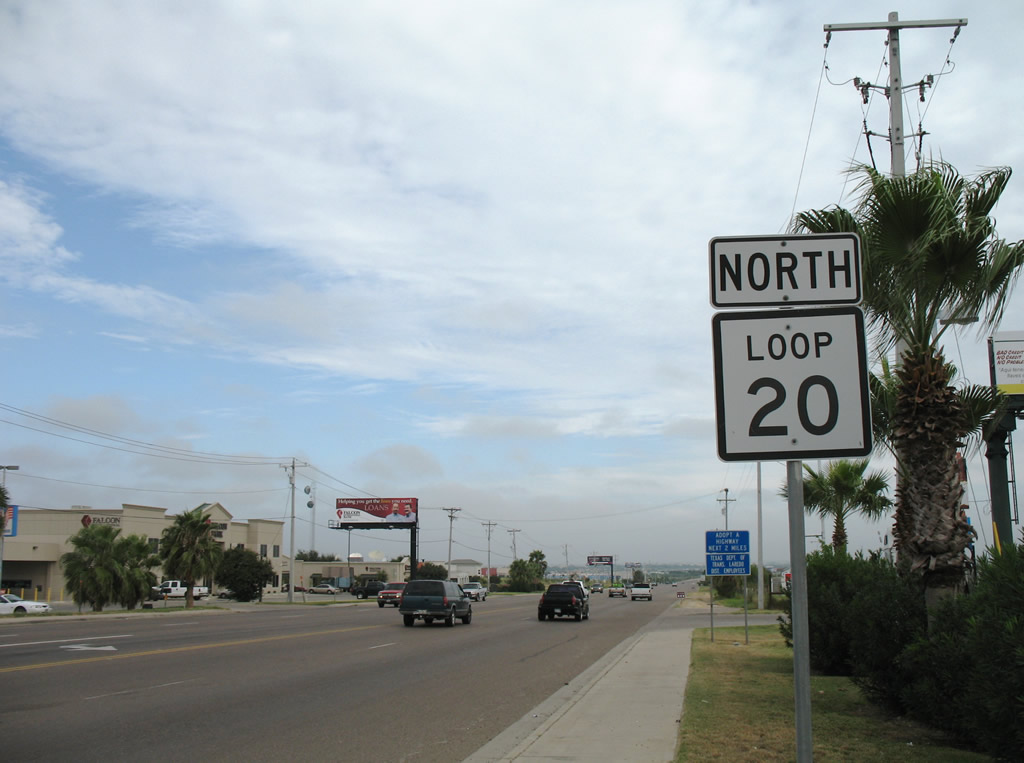Texas Loop 20 northbound reassurance marker posted after the intersection with Texas 359.