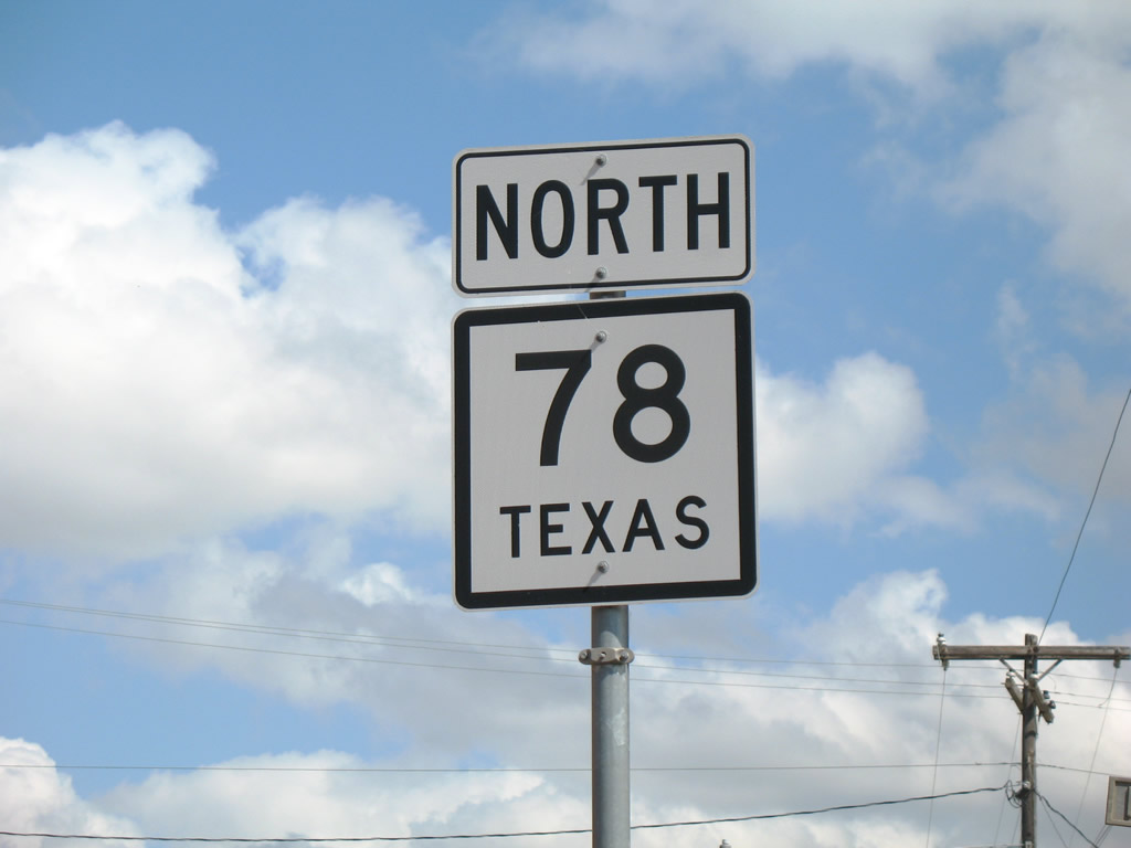 Texas 78 reassurance shield posted in the town of Leonard.