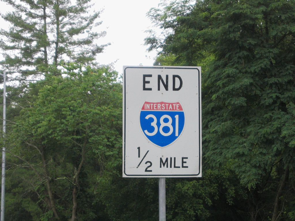 Southbound end advisory sign.