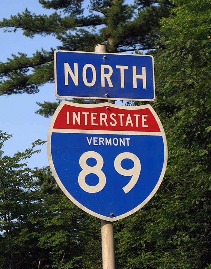 Northbound Interstate 89 reassurance shield after Exits 14E-W, Junction U.S. 2 near Burlington.