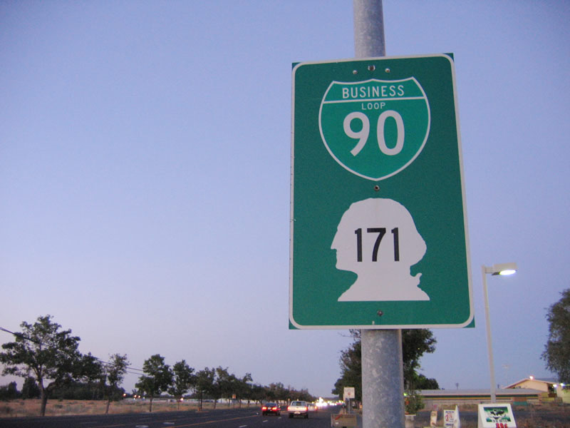 Eastbound Business Loop I-90 and Washington 171 in Moses Lake.