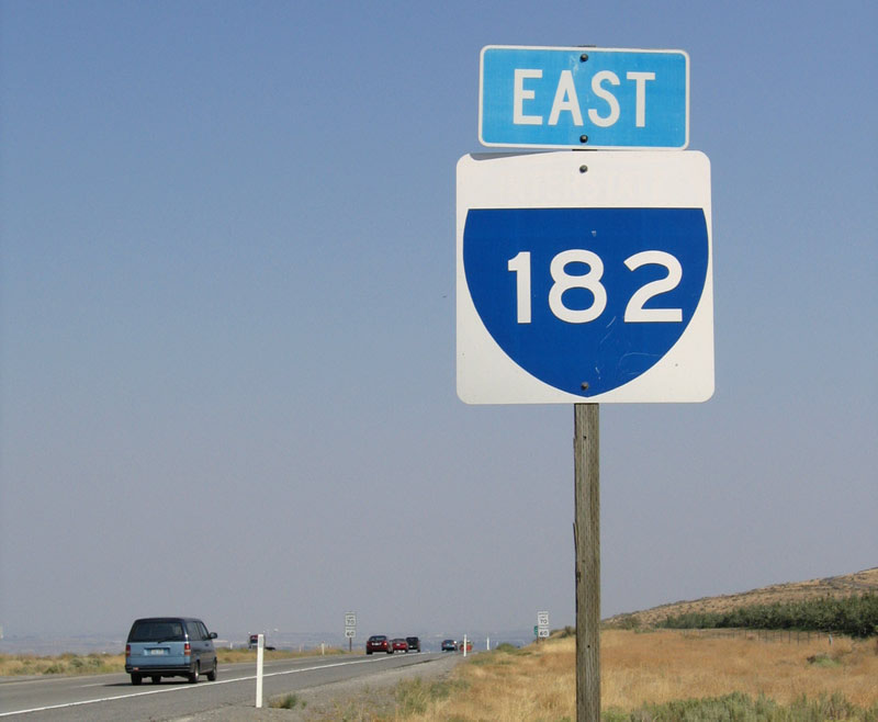 First reassurance shield for eastbound Interstate 182 after departing from Interstate 82 west of the Tri-Cities.