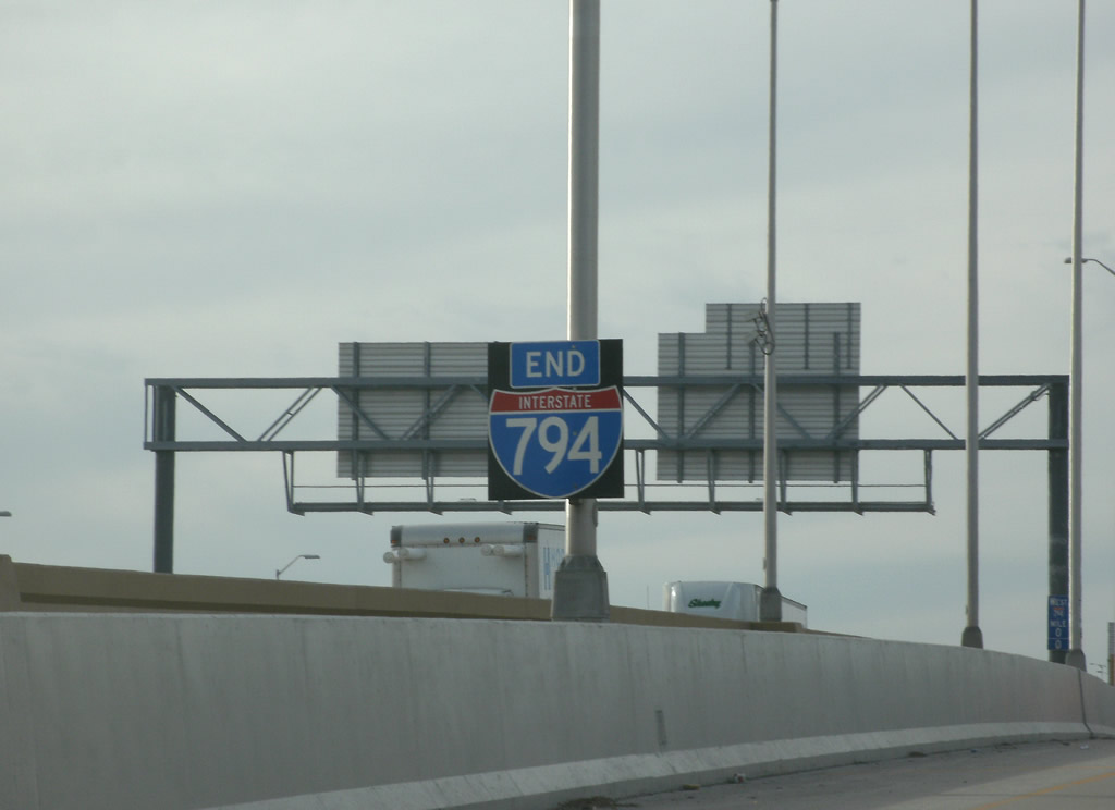 End shield for Interstate 794 posted at the Marquette Interchange.