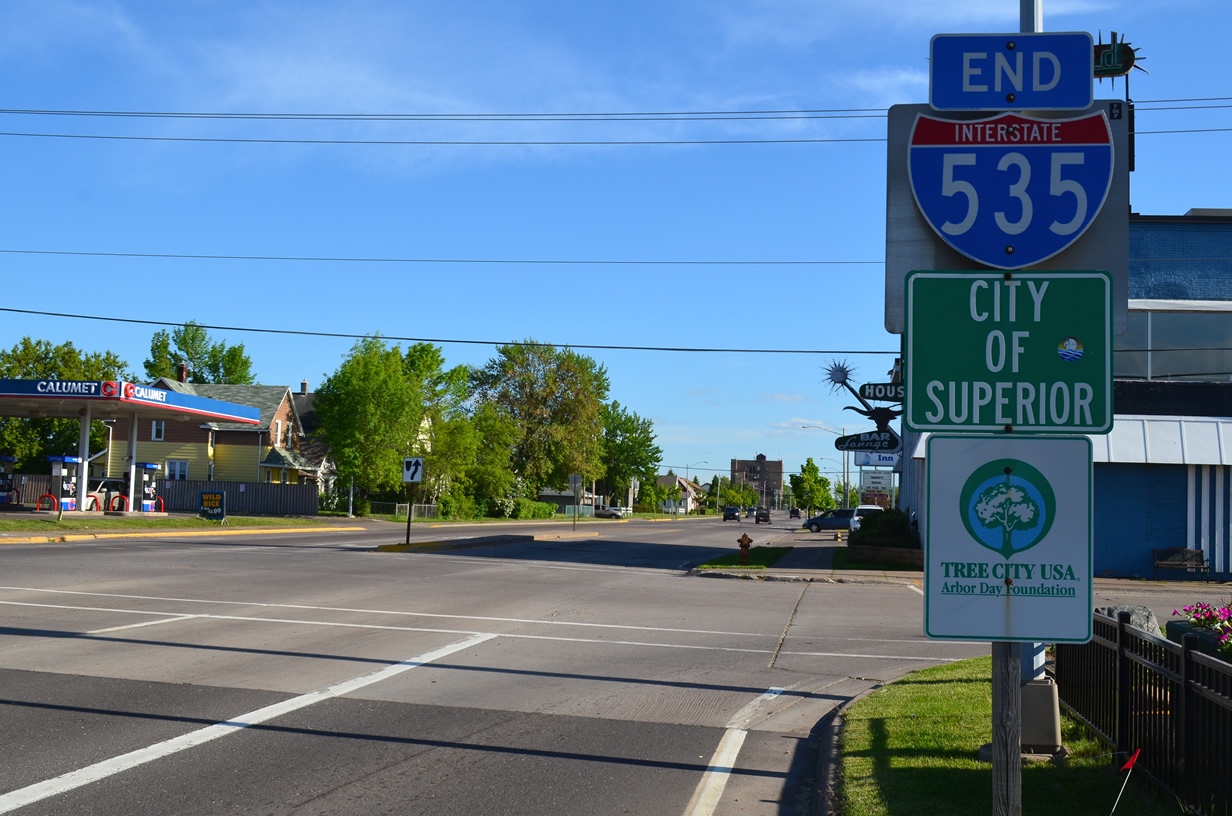 Replacement END shield for I-535 at its southeastern terminus in Superior.