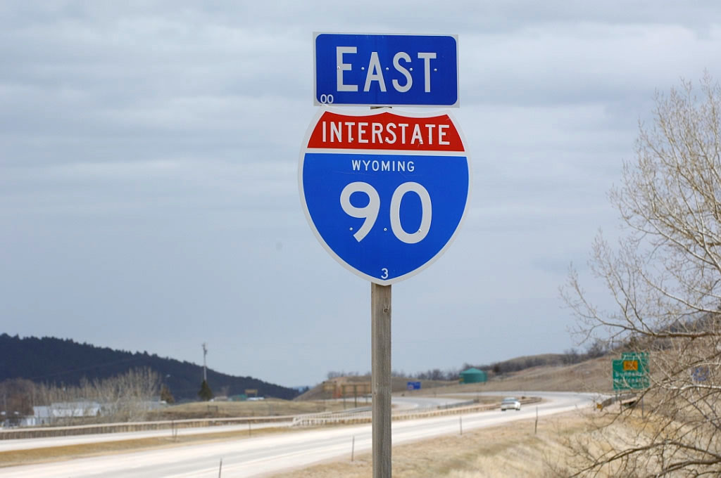 Eastbound Interstate 90 after Sundance Business Loop Interstate 90 interchange and approaching Wyoming 585 (Exit 187).