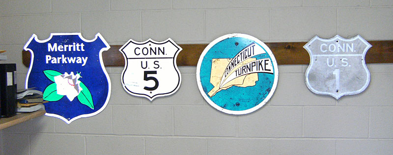 Connecticut - Merritt Parkway, Connecticut Turnpike, U.S. Highway 5, and U.S. Highway 1 sign.