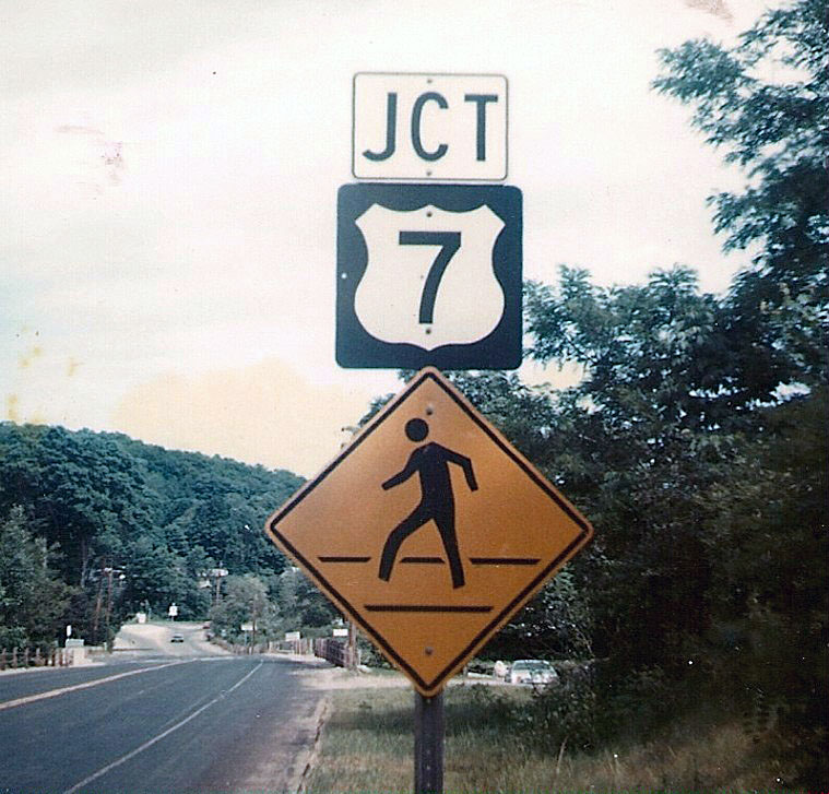 Connecticut U.S. Highway 7 sign.