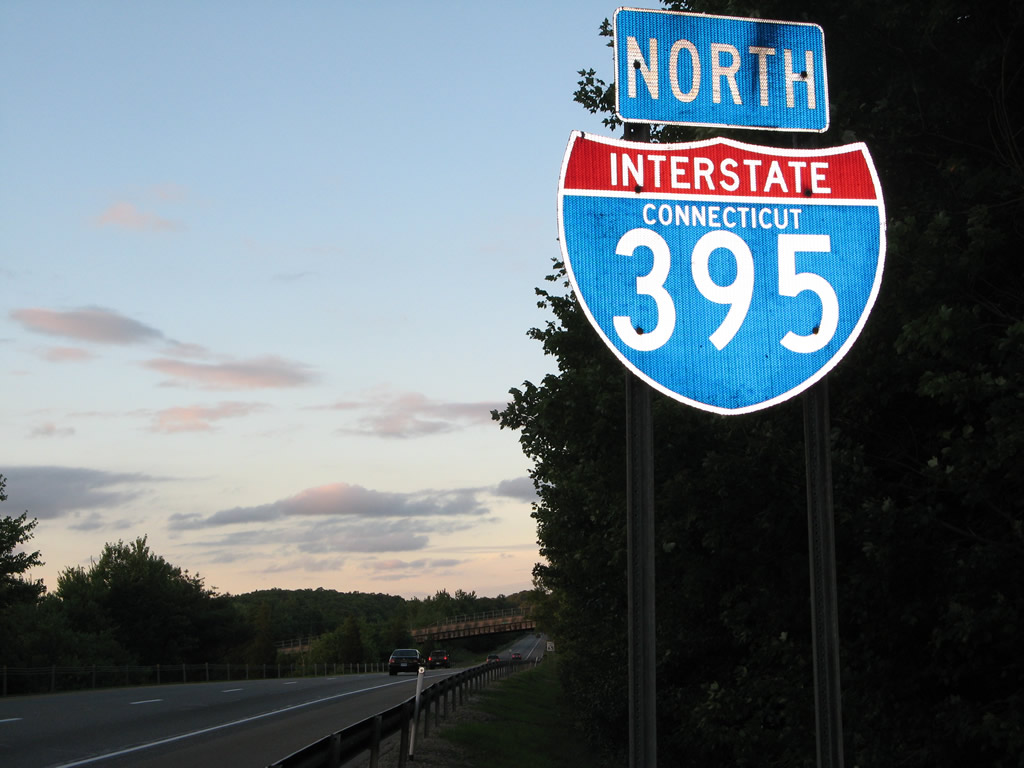 Connecticut Interstate 395 sign.