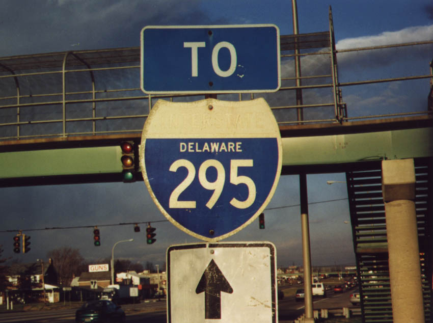 Delaware Interstate 295 sign.