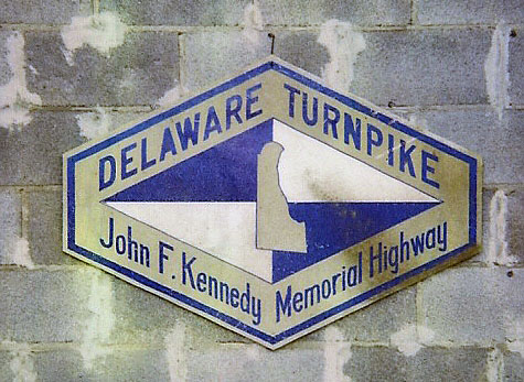 Delaware Delaware Turnpike sign.