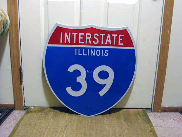 Illinois Interstate 39 sign.