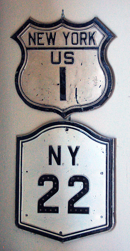 New York - State Highway 22 and U.S. Highway 1 sign.