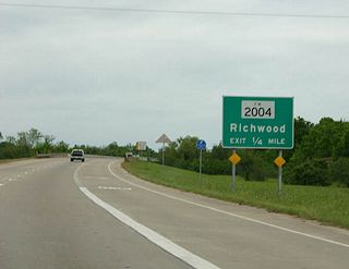 A second interchange joins Texas 288 with FM 2004 north of the Brazos Mall. FM 2004 connects Lake Jackson with Texas 36 and FM 2611 west of Jones Creek to the south and Richwood to the east.
