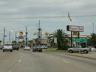 FM 523 travels Gulf Boulevard east from Texas 288 (Brazosport Boulevard) to Velasco Boulevard in the Velasco section of Freeport. Connections with Texas 332 south lead drivers to Surfside Beach on the Gulf of Mexico.
