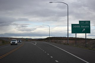A diamond interchange (Exit 22) joins SR 7 (Southern Parkway) to 3000 South.