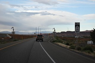 Extended north by 2024, 2800 West travels 0.80 miles from the end of SR 7 to 600 North. SR 7 initially travels south to an interchange (Exit 22) with 3000 South before turning west toward Washington.