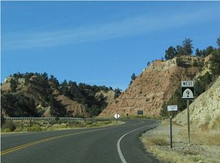 This is the first shield along westbound Utah 9 as it leaves Mount Carmel.