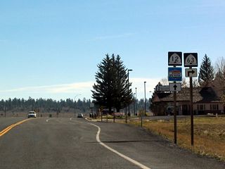 Utah 12 east and Utah 63 south shields as seen along eastbound. This intersection marks the northern terminus of Utah 63. As is typical in Utah, there are no shields present for Garfield County Route 1660 north.