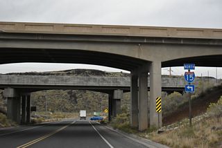SR 17 begins south at a diamond interchange (Exit 27) with Interstate 15.