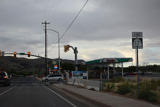 An end shield for SR 17 is only the second marker posted for the south southbound.