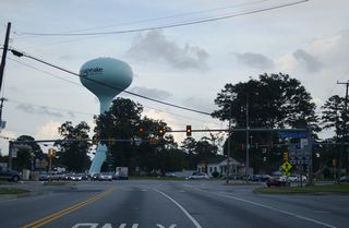 SR 190 (Great Bridge Road) connects SR 168 (Oak Grove Connector) south with SR 168 Business (Battlefield Boulevard) south from Oak Grove into the community of Great Bridge.