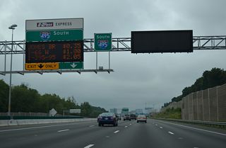 Interstate 495 south splits with the I-495 Express Lanes beyond the Old Dominion Drive overpass. The Capital Beltway expands to 12 overall lanes with the addition of four HOT lanes.