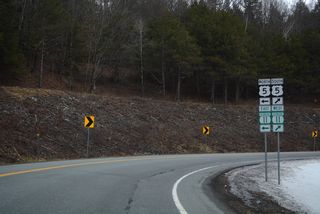 The parclo interchange at Milepoint Exit 41 includes two loop ramps with Interstate 91 northbound.
