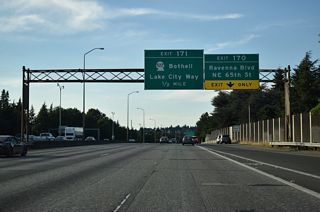 Exit 170 joins the Interstate 5 mainline with Ravenna Boulevard and NE 65th Street near Green Lake. Beginning at Exit 171, SR 522 travels 24.64 miles east to U.S. 2 at Monroe.