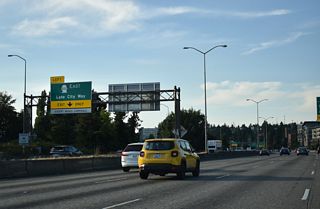 Ramps connect with SR 522 from both the I-5 northbound mainline and Express Lanes at what is otherwise a wye interchange. SR 522 spurs northeast 4.22 miles from Exit 171 to the Lake Forest city line through the Maple Leaf, Lake City, and Briarcrest sections of north Seattle.