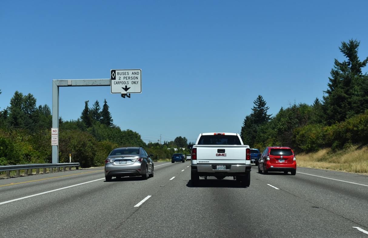 Northbound Interstate 5 ahead of the diamond interchange (Exit 186) with SR 96 and 128th Street SW.