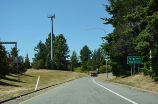 A roundabout joins Exit 276 with SR 548 (Peace Portal Drive) south to the Blaine city center, 2nd Street north to Peace Arch State Park, and D Street leading east to Lincoln Park.