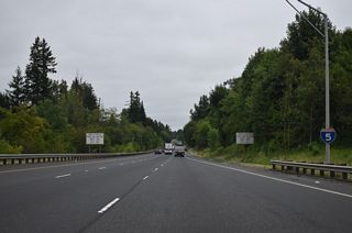 Interstate 5 confirming marker posted southbound at Pleasant Hill.