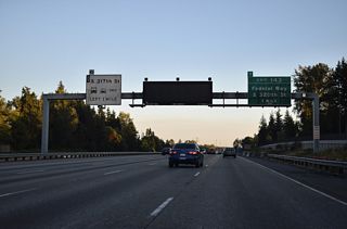 The second Federal Way exit joins Interstate 5 with S 320th Street near the city center and The Commons at Federal Way (formerly Seatac Mall).