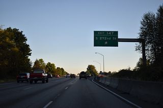 Southbound at the diamond interchange (Exit 147) with S 272nd Street on Interstate 5.