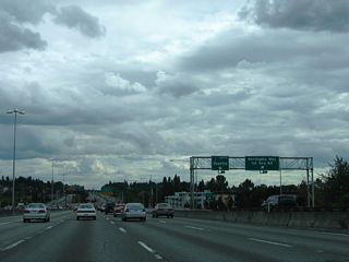 A loop ramp departs the c/d roadway at Exit 173 onto Corliss Avenue N to Northgate Way east.
